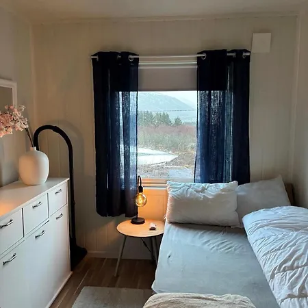 Hus Med Havutsikt I Vakre Vesterålen - Naboen Til Lofoten Sortland