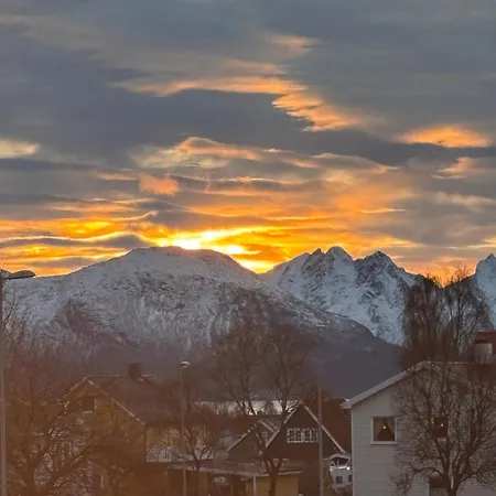 Feriehus Hus Med Havutsikt I Vakre Vesterålen - Naboen Til Lofoten