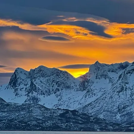 بيت للعطل Hus Med Havutsikt I Vakre Vesteralen - Naboen Til Lofoten *